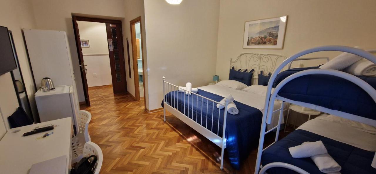 Affittacamere Napol-in 2*